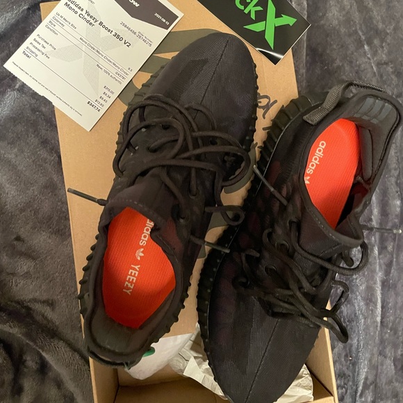 Yeezy Boost 350 - Picture 2 of 4